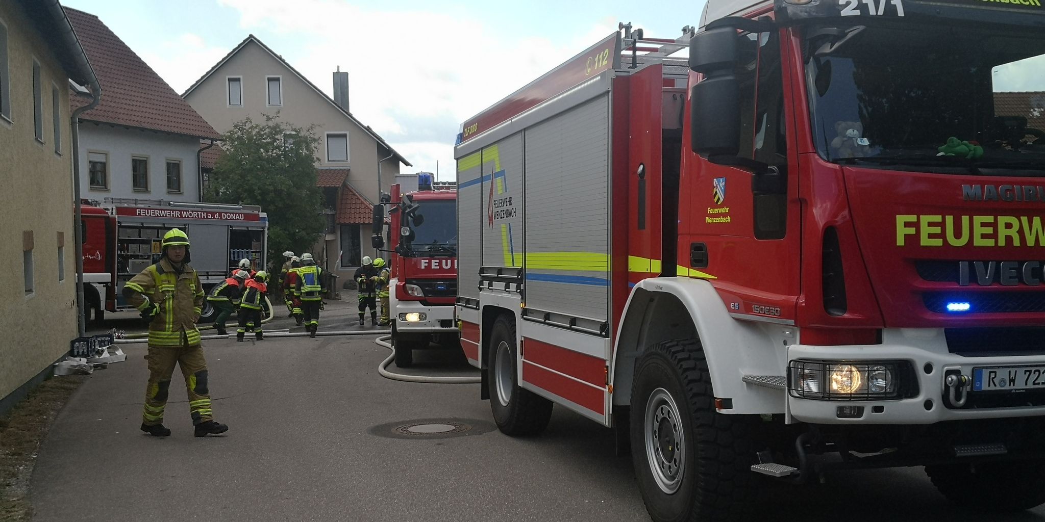 Einsatzstelle, speisen des LF der Feuerwehr Beratzhausen